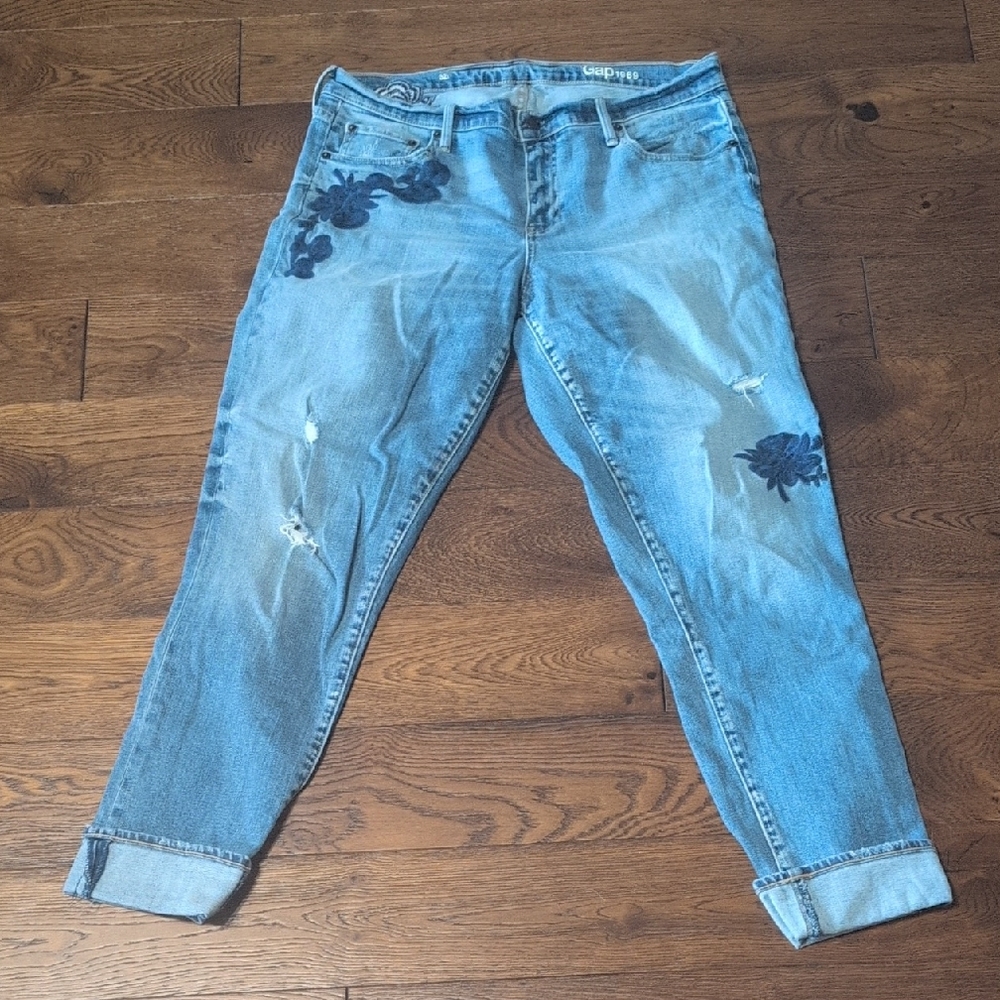 GAP Blue Ankle Cropped Distressed Jeans